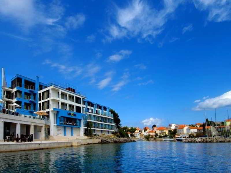 Hotel Maxim Božava Buitenkant foto