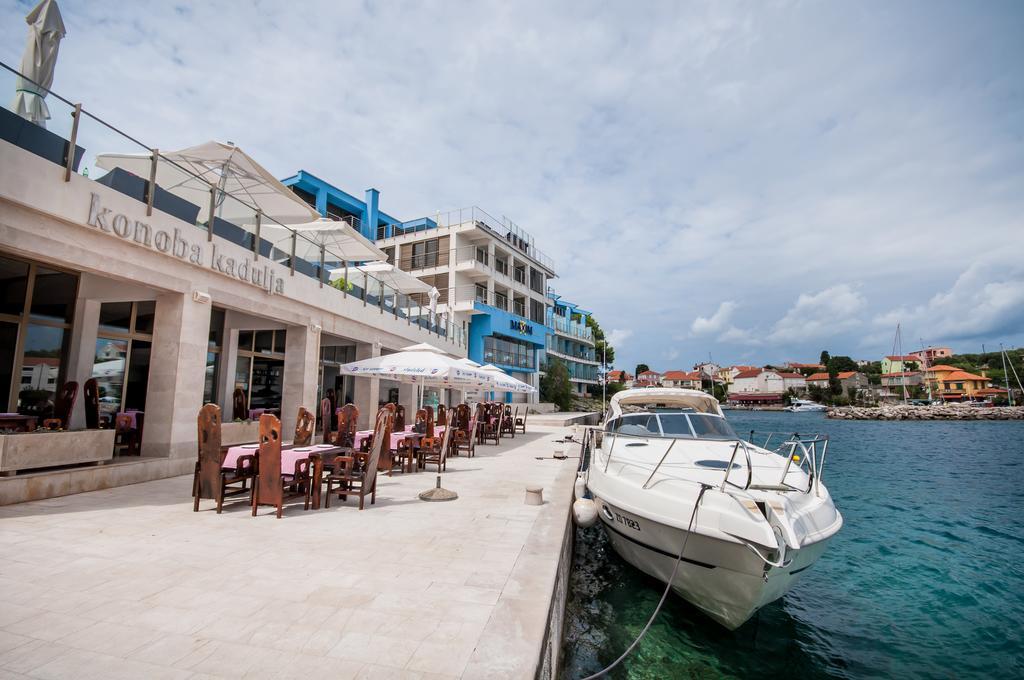 Hotel Maxim Božava Buitenkant foto