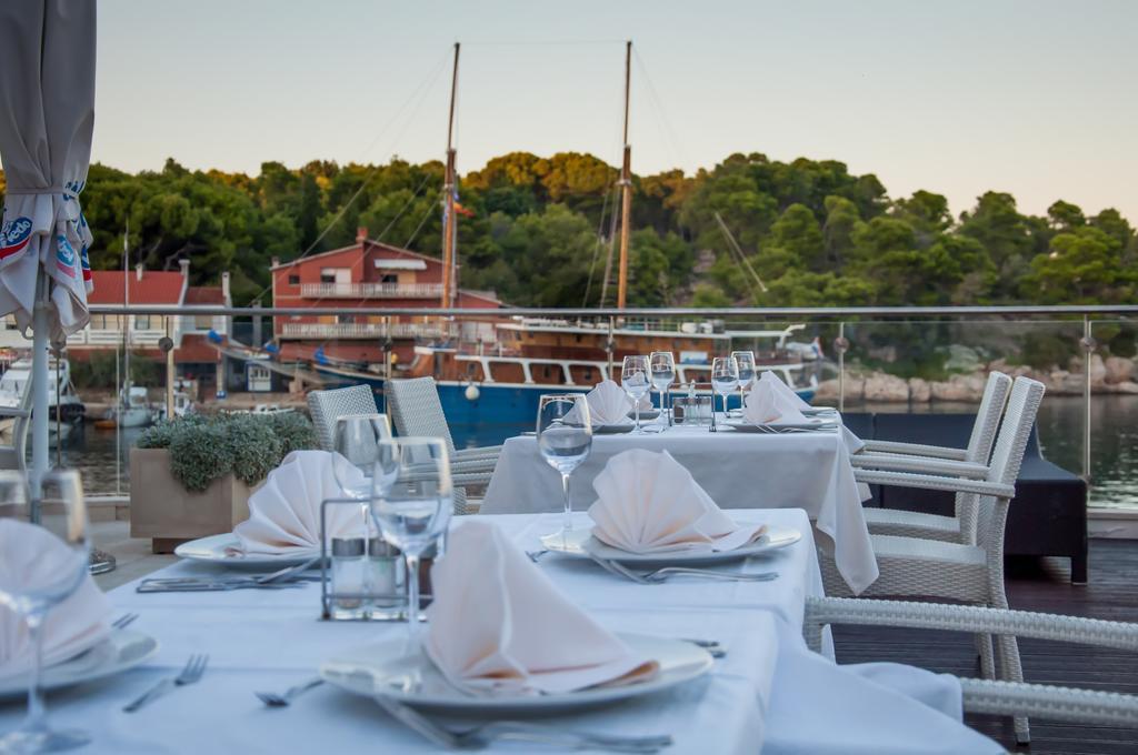 Hotel Maxim Božava Buitenkant foto