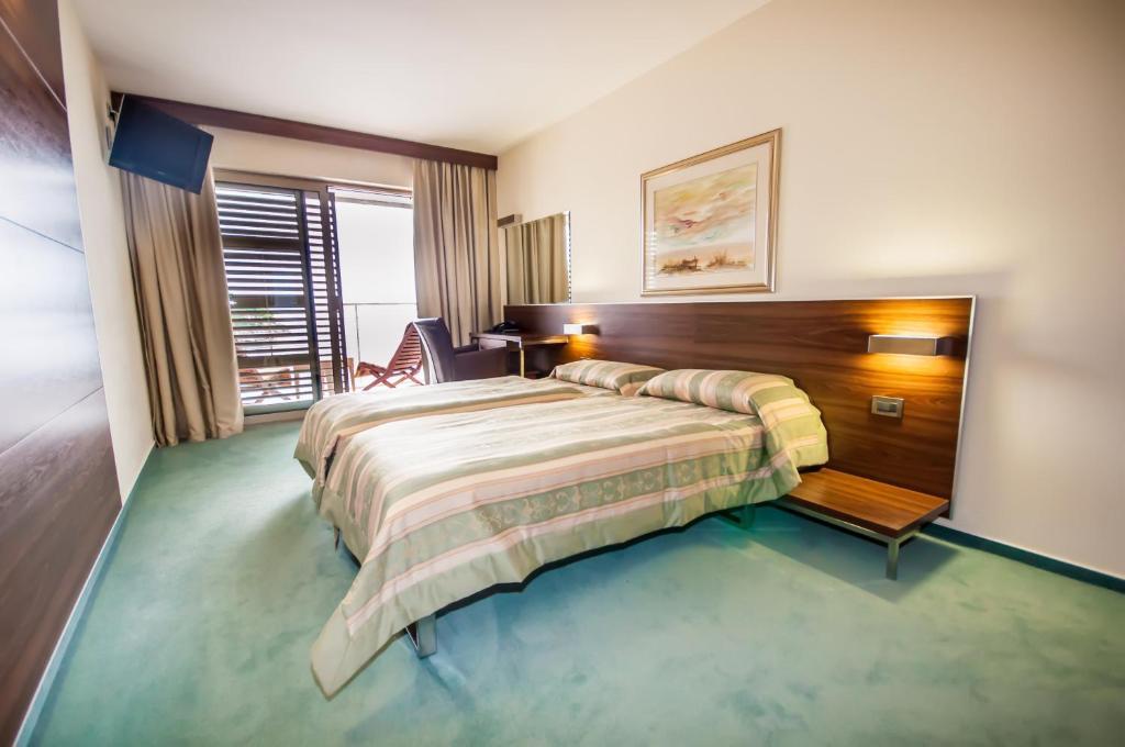 Hotel Maxim Božava Buitenkant foto