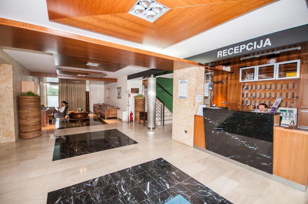 Hotel Maxim Božava Buitenkant foto