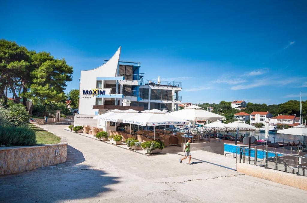 Hotel Maxim Božava Buitenkant foto