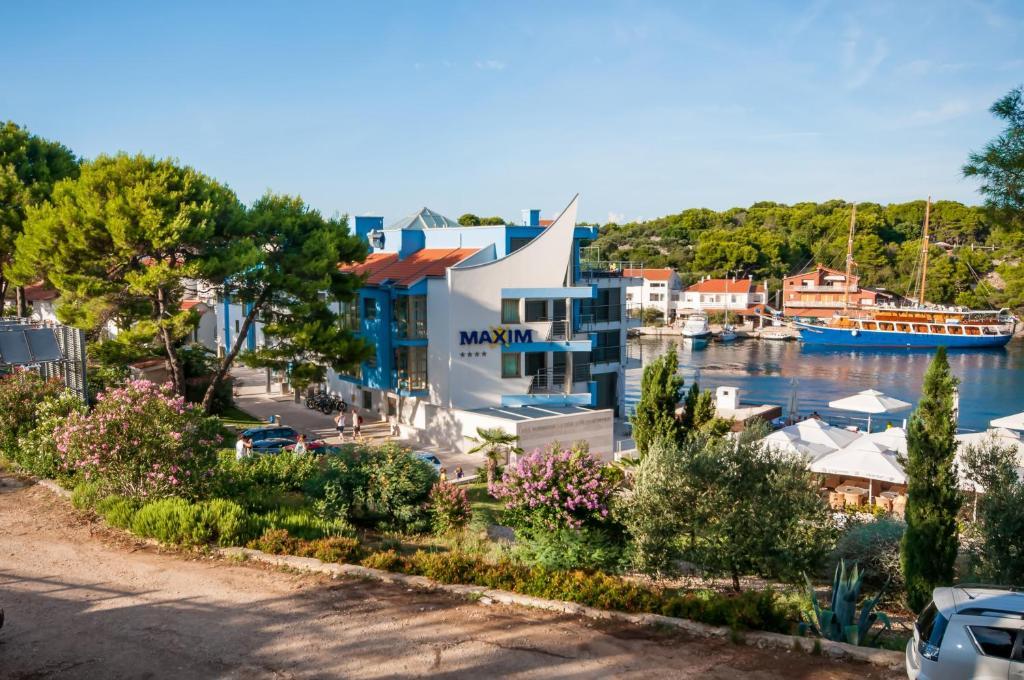 Hotel Maxim Božava Buitenkant foto
