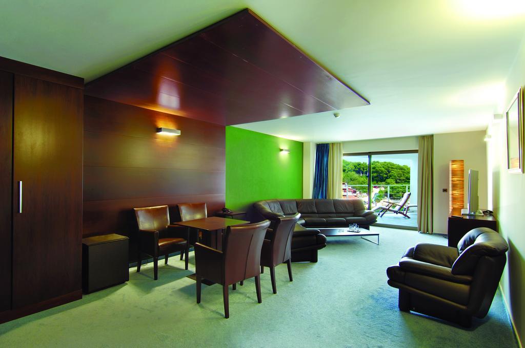 Hotel Maxim Božava Buitenkant foto