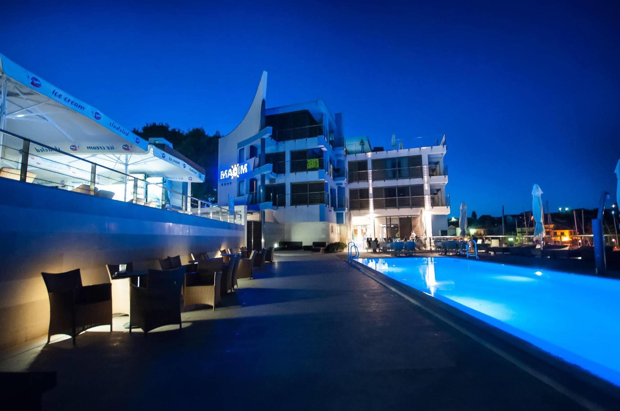 Hotel Maxim Božava Buitenkant foto