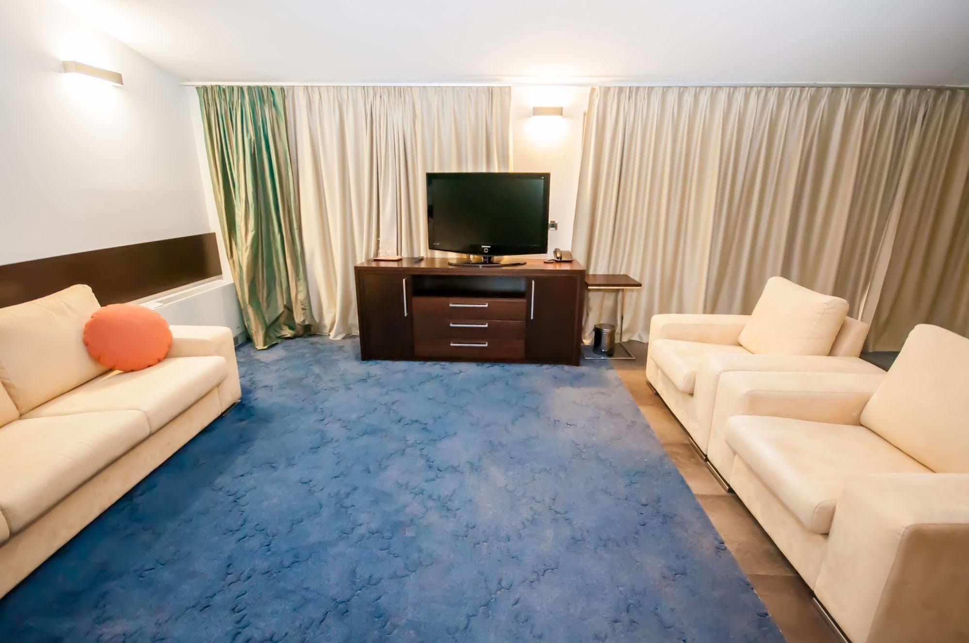 Hotel Maxim Božava Buitenkant foto