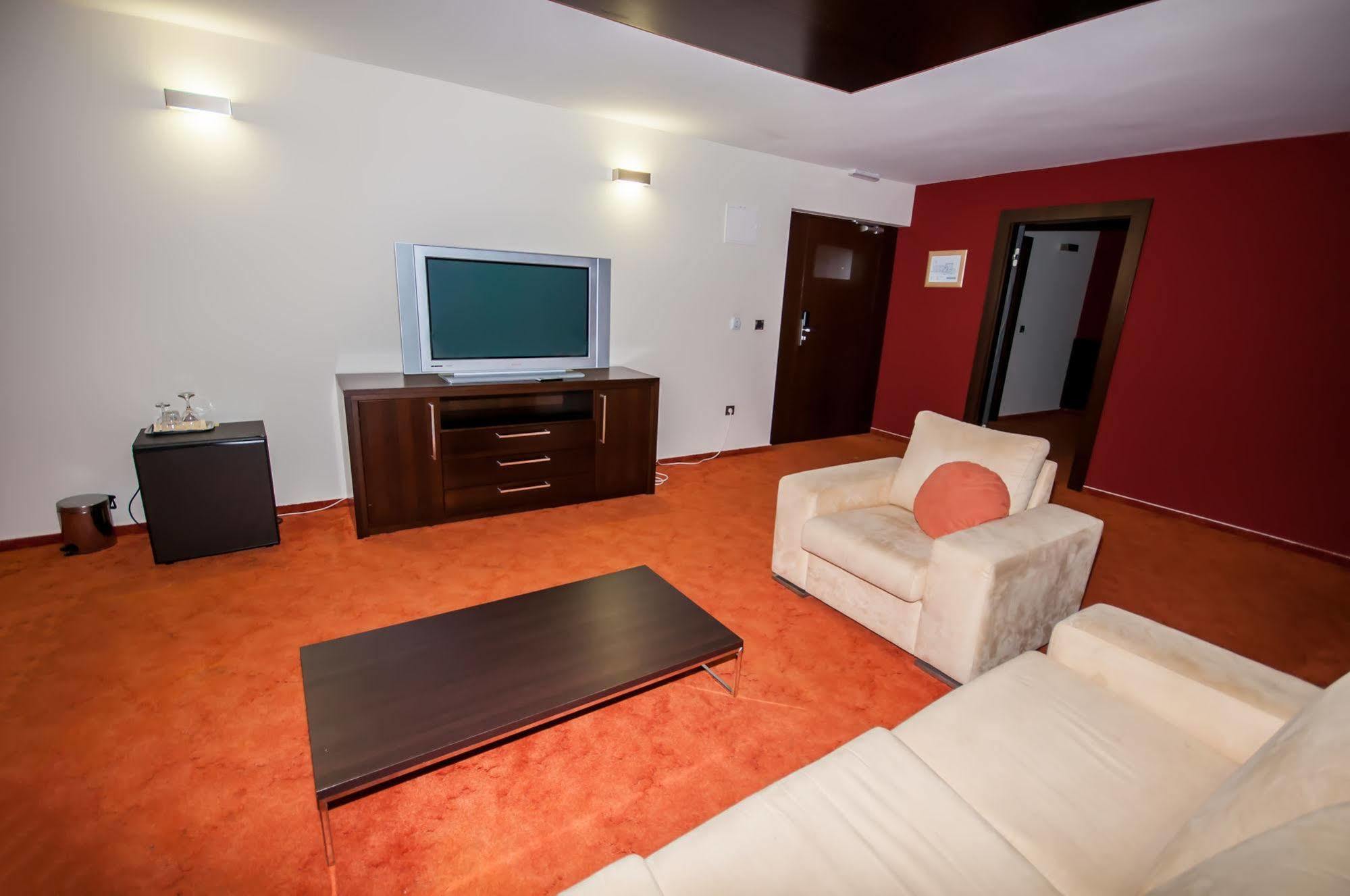 Hotel Maxim Božava Buitenkant foto