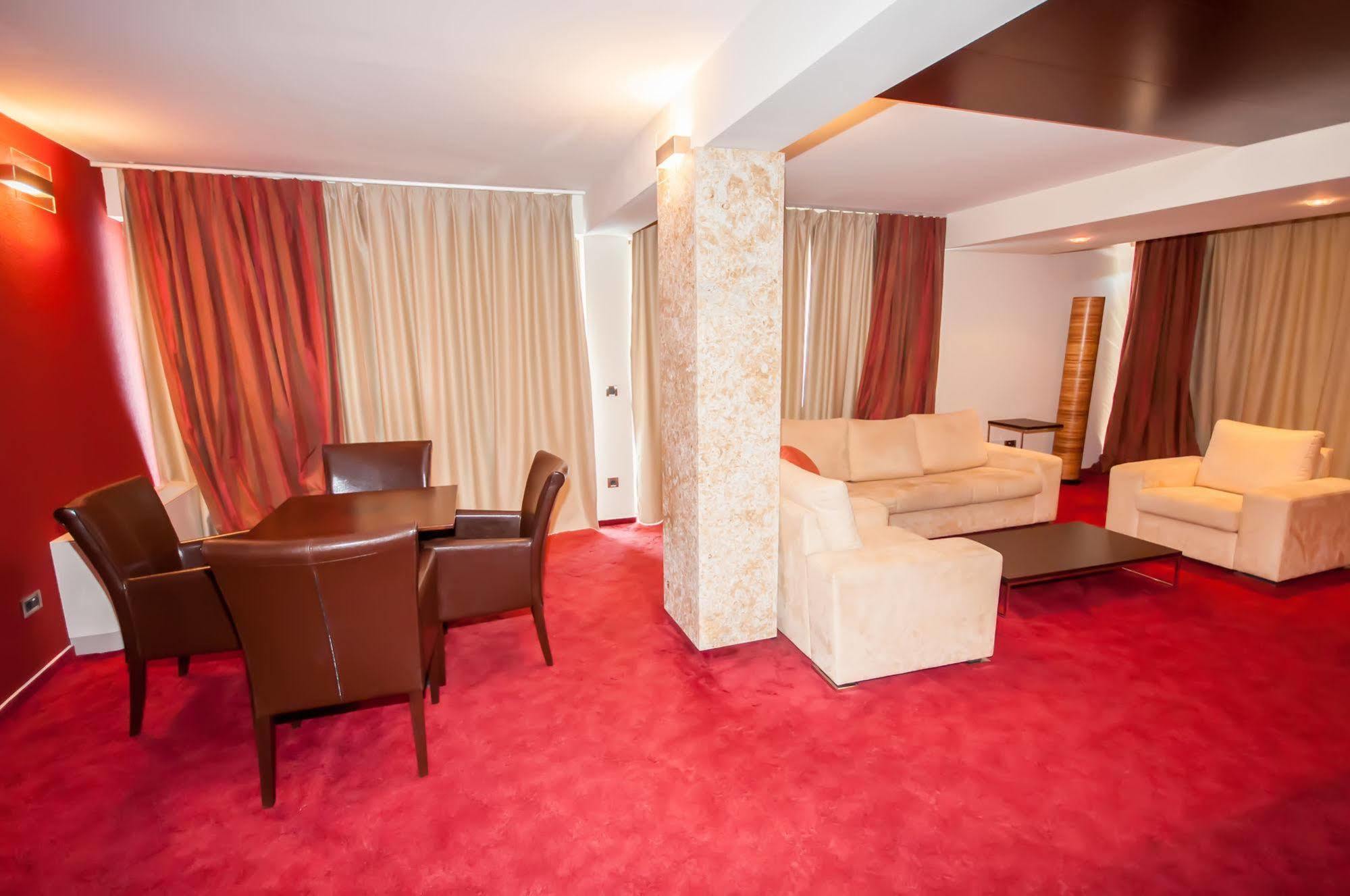 Hotel Maxim Božava Buitenkant foto
